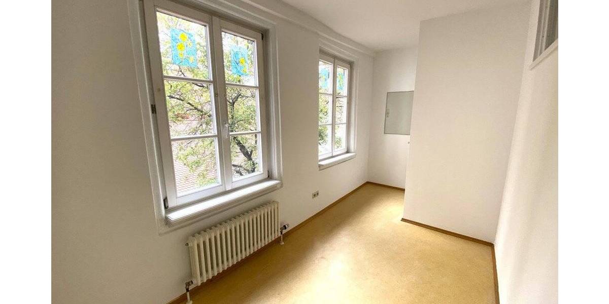 Gewerbeobjekt Nördlingen - 7 Zimmer, 182 m&sup2;, 1.570&euro; | Angebot:25667577