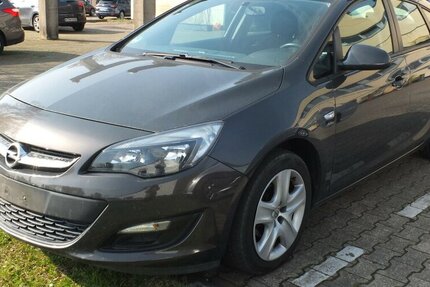 Opel Astra WM26: ACTIVE KLIMAANLAGE 17ZOLL LMF TEMPOMAT 92.855 km 6.904 &euro; Köln 50858