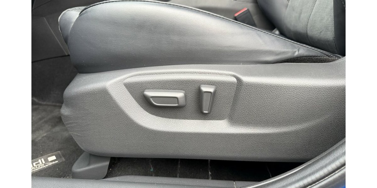 Mitsubishi Eclipse Cross Plus Select Black Hybrid 4WD 15.700 km 26.480 &euro; Donauwörth 86609