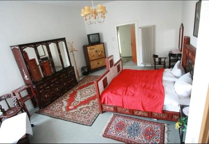 Villa Neuhaus am Rennweg - 23 Zimmer, 1.100 m&sup2;, 350.000&euro; | Angebot:25905362