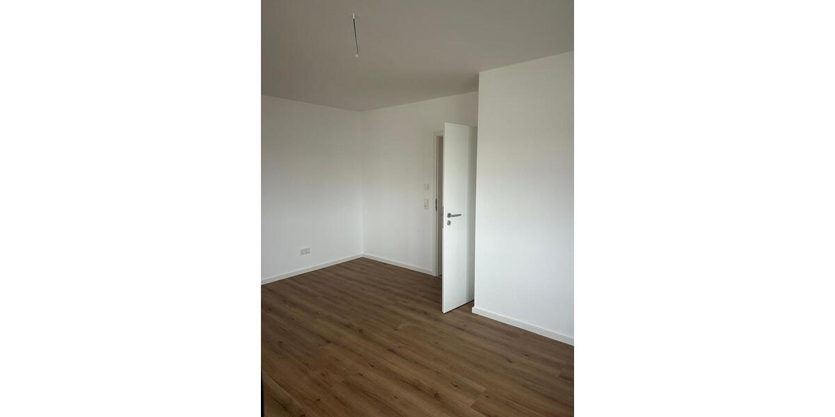 Vermietung: Neubau - Reihenhaus KFW 40 qng Niedrigenergiehaus 6.5 zimmer