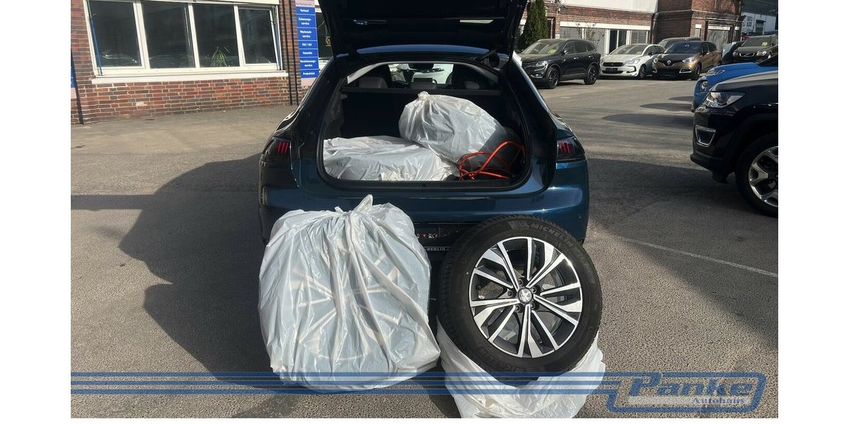 Peugeot 508 Hybrid 225 EAT8 Allure*TotW*Kamera*ACC*LED* 125.000 km 16.990 &euro; Berlin 13187