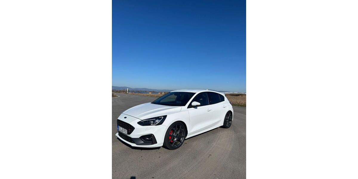 Ford Focus 50.832 km 22.600 &euro; Osterhofen 94486