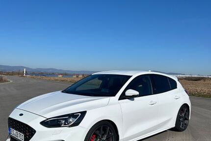 Ford Focus 50.832 km 22.990 &euro; Osterhofen 94486