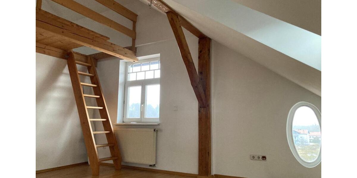 Große, helle 4,5 Zimmer Wohnung mit Balkon 4.5 zimmer