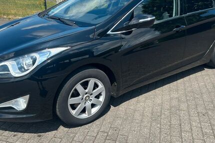 Hyundai i40 146.000 km 5.500 &euro; Kassel 34132