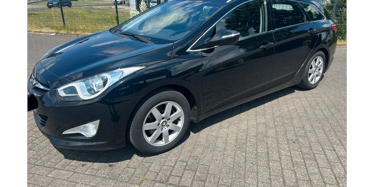 Hyundai i40 146.000 km 5.500 &euro; Kassel 34132