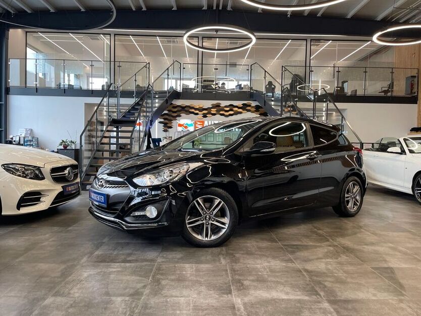 i30