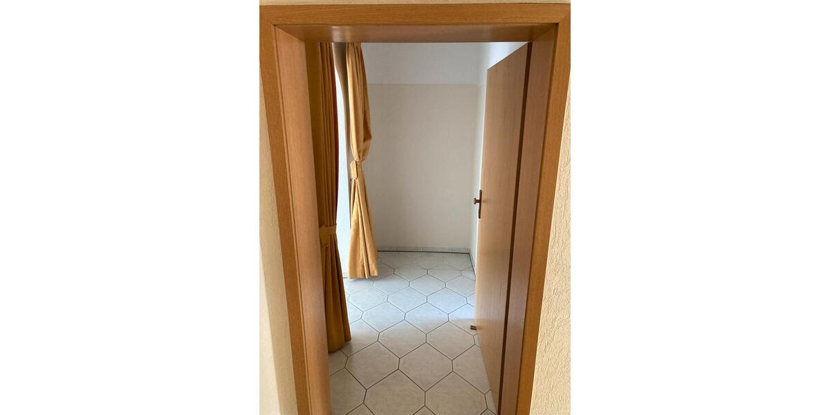 Dachgeschoßwohnung Werneck - 3 Zimmer, 68 m&sup2;, 680&euro; | Angebot:25416574