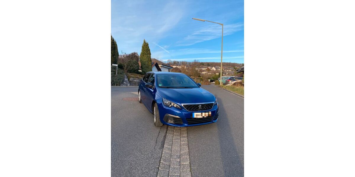 Peugeot 308 88.000 km 11.500 &euro; Harbach 57572
