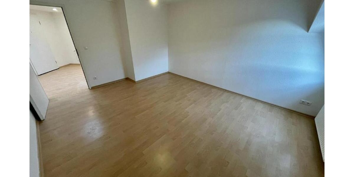 **Ihr neues Zuhause wartet: 4-Raum-Wohnung mit Komfort-Badezimmer und großzügigem Wohnambiente!** - Dachgeschoßwohnung Gera Alt-Bieblach | Angebot:26876574