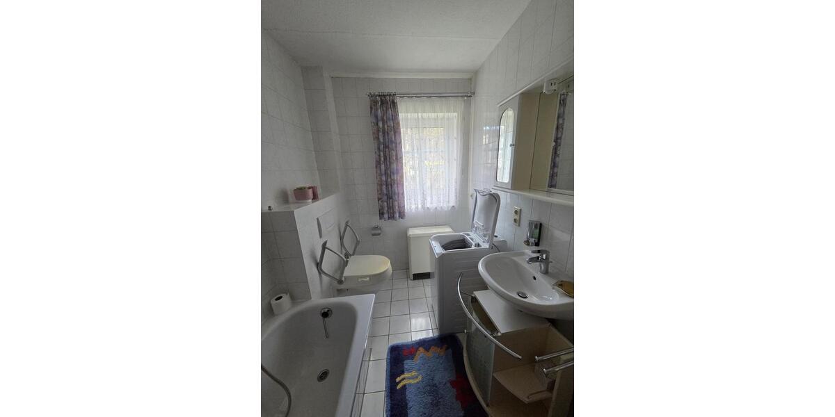 Hochparterre Weida - 2 Zimmer, 55 m&sup2;, 300&euro; | Angebot:25944538