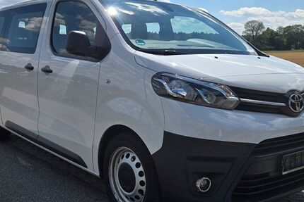 Toyota Proace (Verso) 205.360 km 16.303 &euro; Feldkirchen-Westerham (25 min von München) 83620