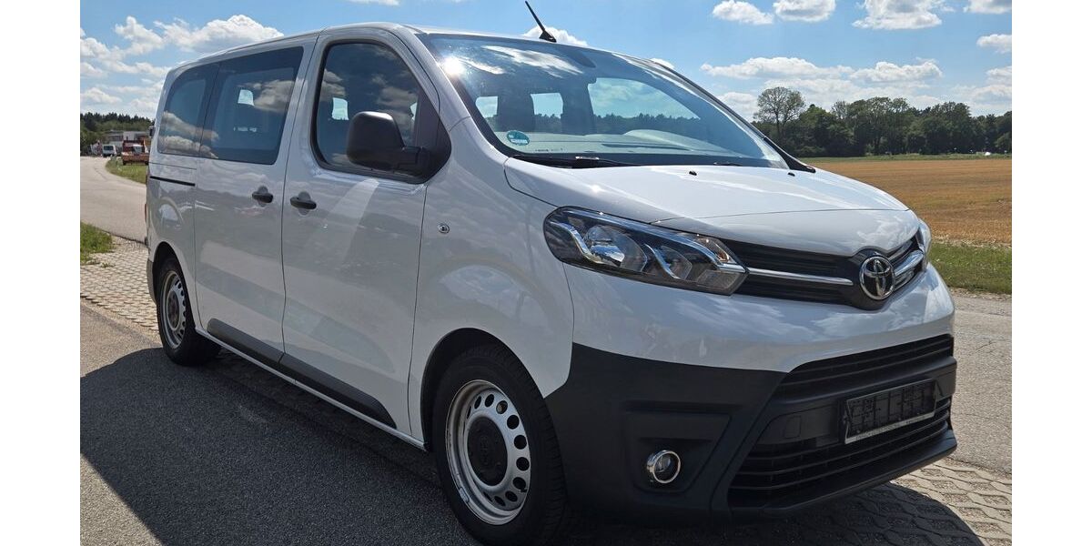 Toyota Proace (Verso) 205.360 km 16.303 &euro; Feldkirchen-Westerham (25 min von München) 83620