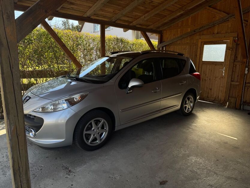 Peugeot 207 134.000 km 2.500 € Hamburg 21129
