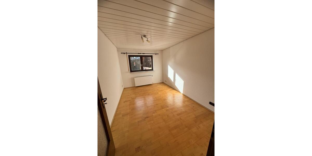 Etagenwohnung Calw - 3 Zimmer, 88 m&sup2;, 1.208&euro; | Angebot:26302572