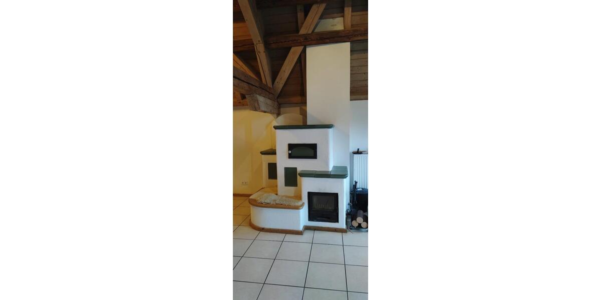 Dachgeschoßwohnung Neustadt an der Waldnaab - 7 Zimmer, 190 m&sup2;, 1.400&euro; | Angebot:24396234