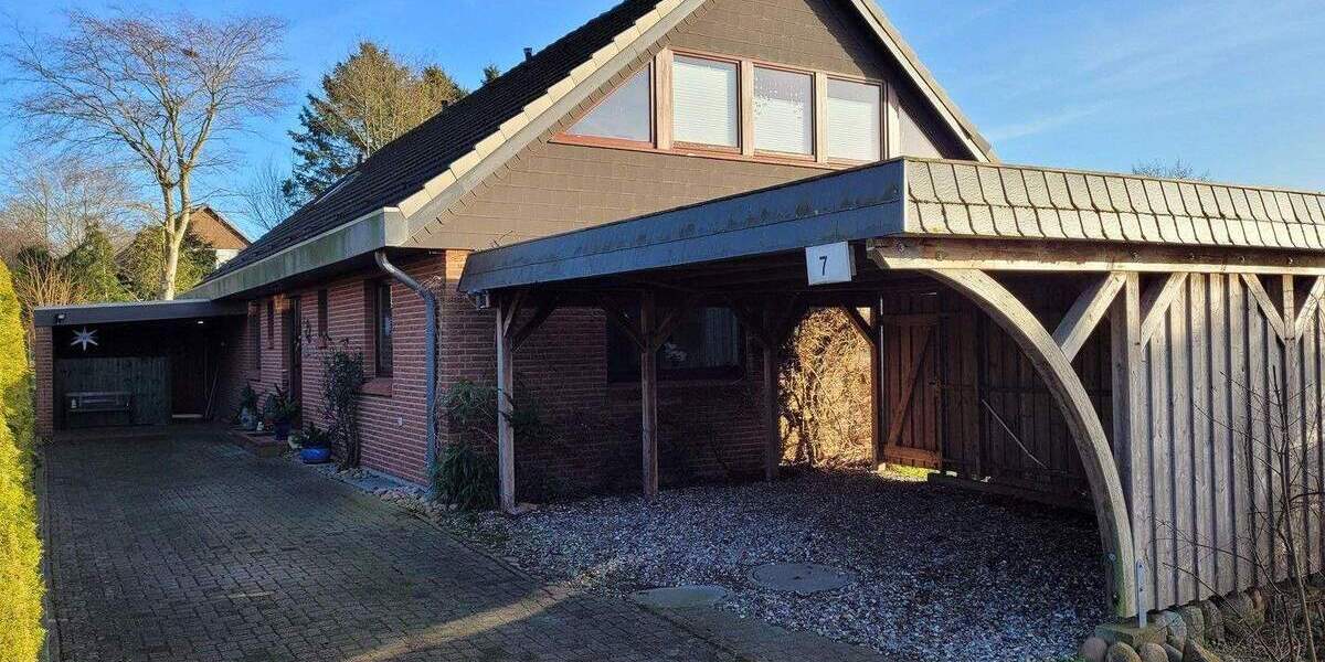 3 Zimmer Dachgeschoß Wohnung mit Balkon in 23715 Hutzfeld von privat - vollständig modernisiert ! 3 zimmer