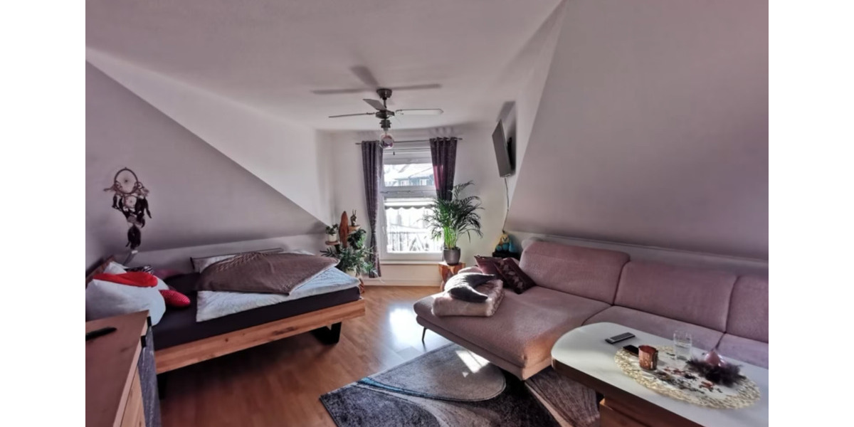 Gemütliche 1,5-Zimmer-Dachgeschosswohnung mit offenem Wohnkonzept 1 zimmer