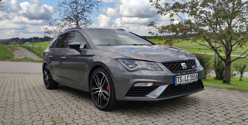 Seat Leon 93.000 km 19.900 &euro; Traunstein 83278