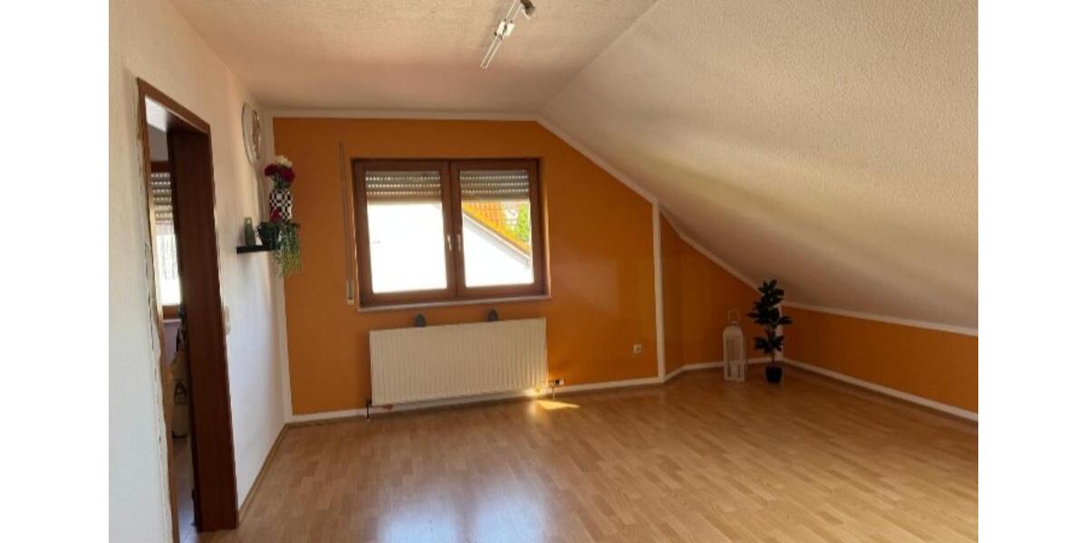 Dachgeschoßwohnung Künzell - 2 Zimmer, 50 m&sup2;, 500&euro; | Angebot:25395350
