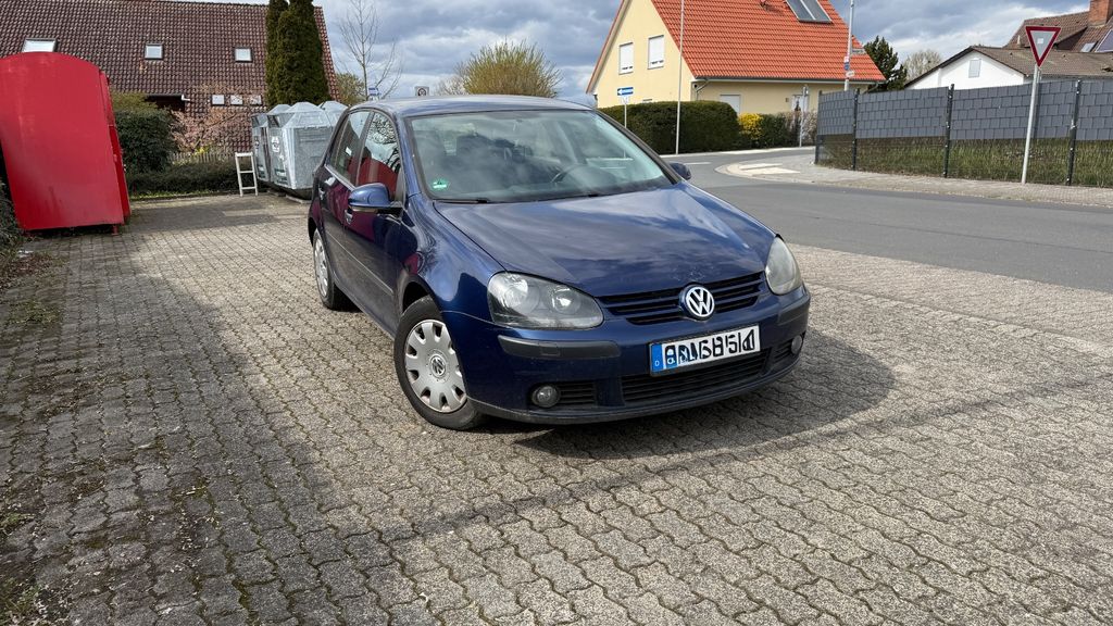 VW Golf 197.000 km 2.999 &euro; Buseck 35418