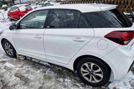 Hyundai i20 75.100 km 14.200 &euro; Niedernhausen 65527