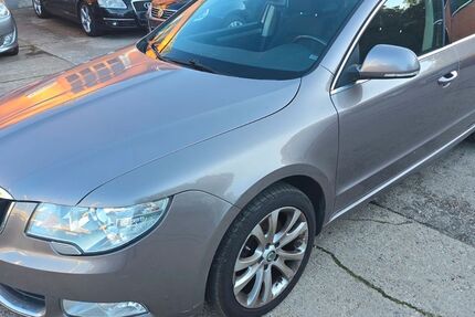 Skoda Superb 124.000 km 3.790 &euro; Chemnitz 09114