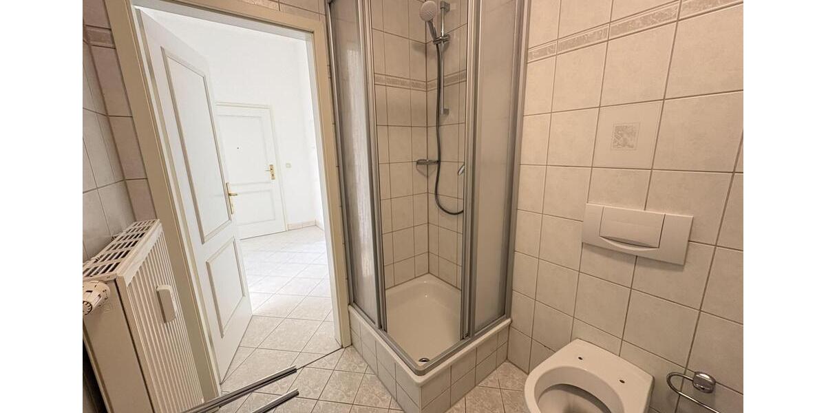 Erdgeschoßwohnung Zwickau - 3 Zimmer, 65 m&sup2;, 400&euro; | Angebot:26453305