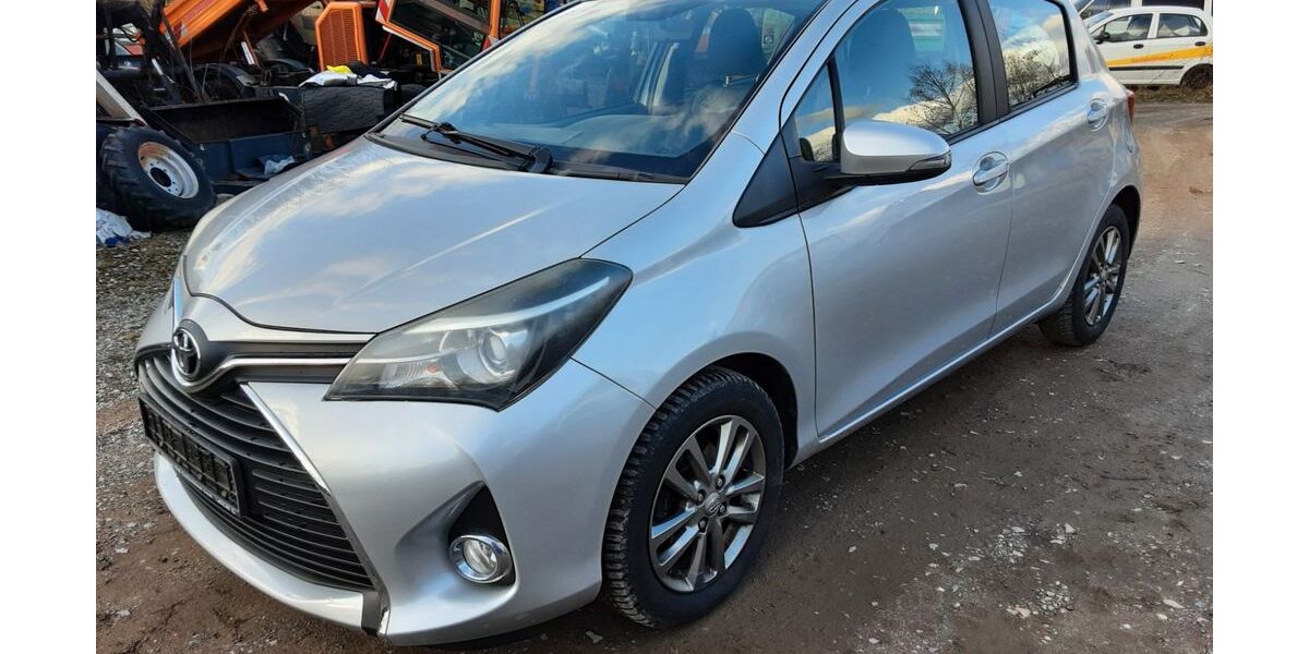 Toyota Yaris 45.000 km 7.950 &euro; Eisfeld 98673