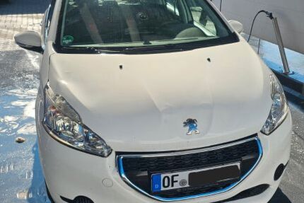 Peugeot 208 97.000 km 4.700 &euro; Neu-Isenburg 63263