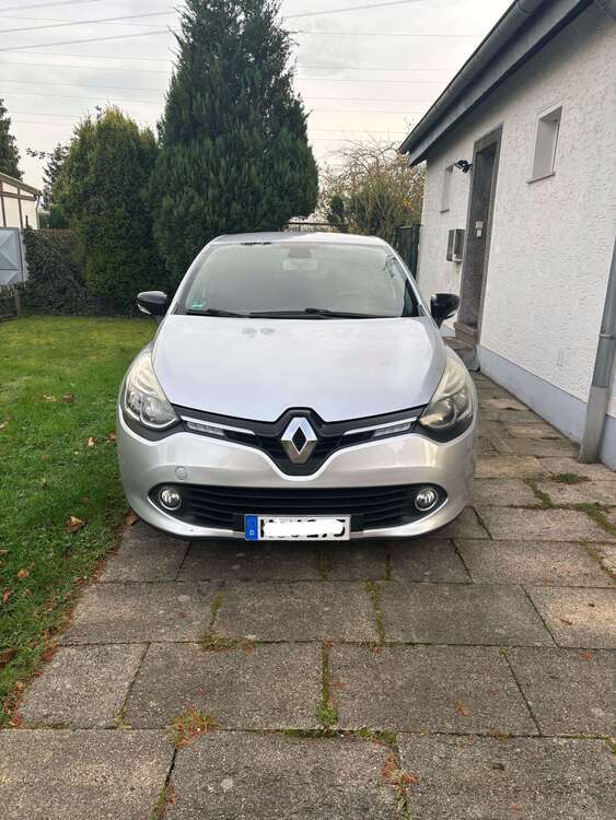 Renault Clio 174.000 km 5.000 € Köln 50767