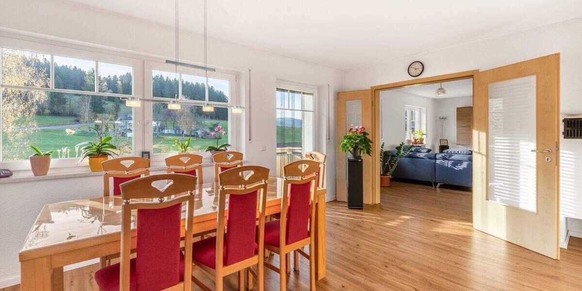 Etagenwohnung Regen - 5 Zimmer, 160 m&sup2;, 269.000&euro; | Angebot:25814942