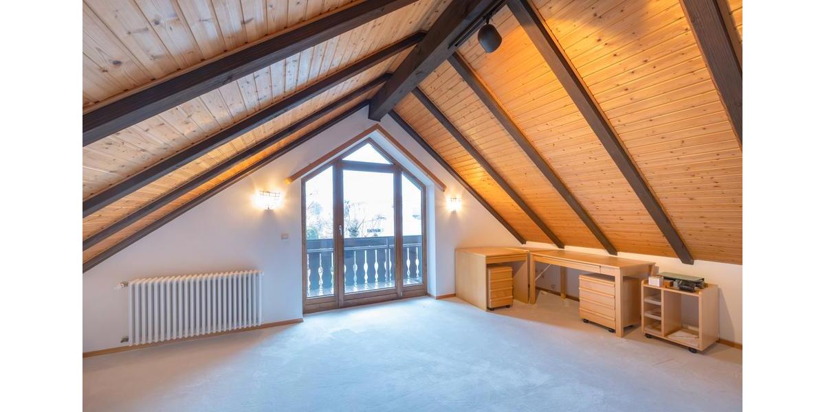 Lichtdurchflutetes Einfamilienhaus mit Süd-Ostterrasse und schönem Garten 6 zimmer