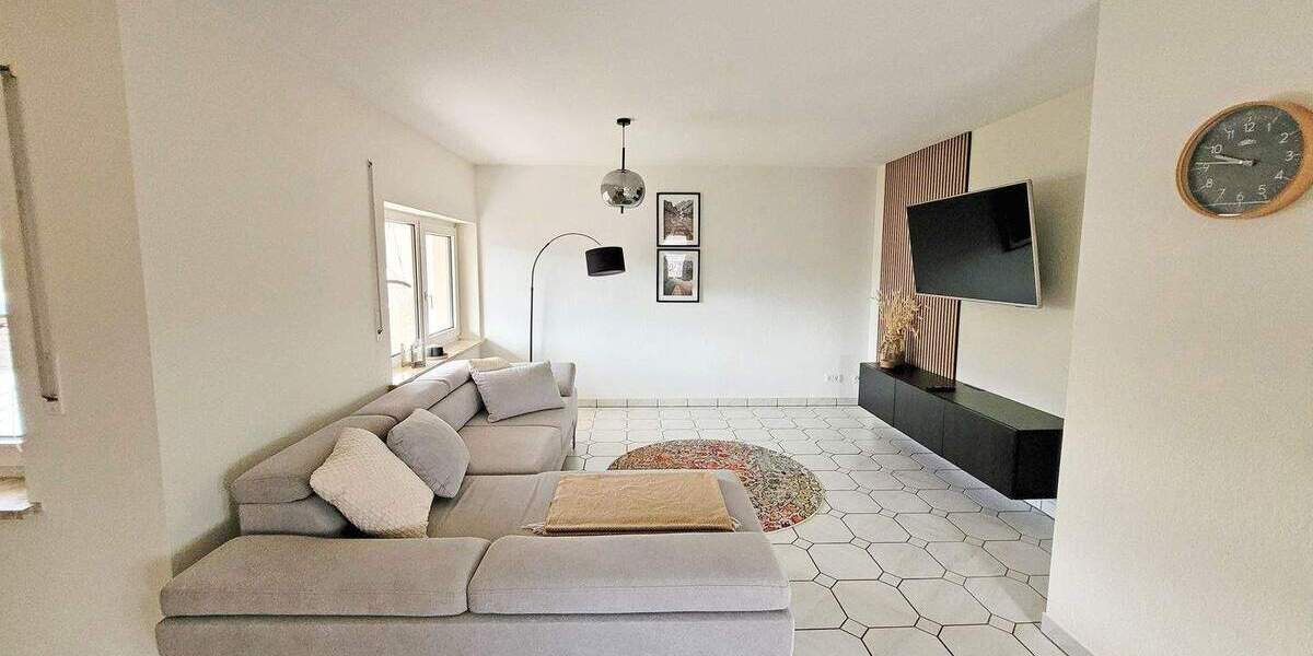 Etagenwohnung Neuenstein Mühlbach - 3 Zimmer, 93 m&sup2;, 600&euro; | Angebot:26410949