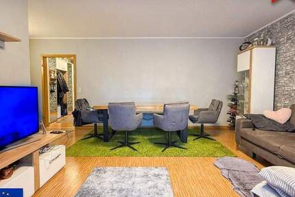 FAMILIENFREUNDLICH: Erdgeschosswohnung mit Terrasse in Wiesental 3 zimmer