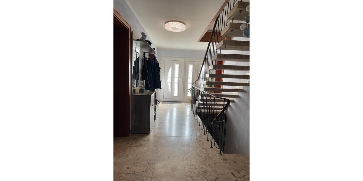 Einfamilienhaus Lichtenfels - 9 Zimmer, 315 m&sup2;, 300.000&euro; | Angebot:27085935