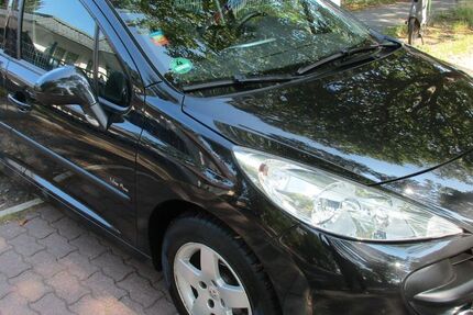 Peugeot 207 151.000 km 2.450 &euro; Berlin 12357