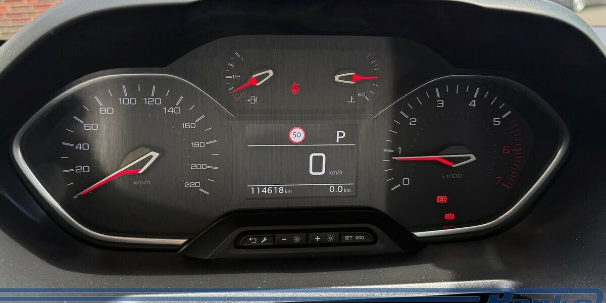 Peugeot Rifter Allure L1 EAT8 *Pano*TotW*PDC*Carpl*5Sitz 114.618 km 14.990 &euro; Berlin 13187