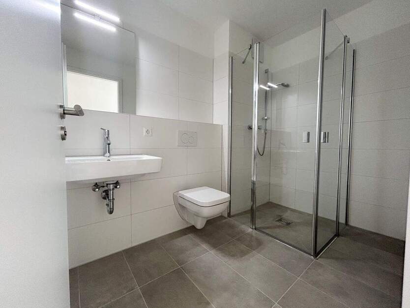 Moderner Wohnkomfort - viel Platz + Freiraum! 5 Zimmer + Süd-Balkon, Einbauküche, 2 Bäder, Aufzug 5 zimmer