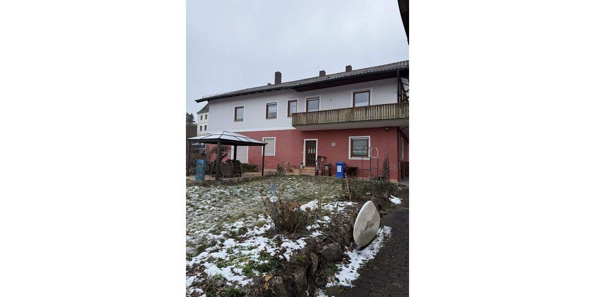 Einfamilienhaus Reichenbach - 8 Zimmer, 249 m&sup2;, 415.000&euro; | Angebot:25364665