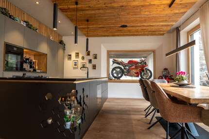 Haus Hausham - 5 Zimmer, 229 m&sup2;, 2.150.000&euro; | Angebot:26023886