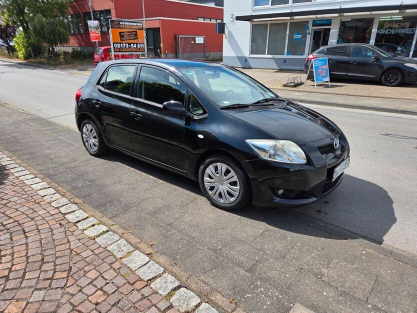 Toyota Auris 161.000 km 2.700 € Monheim am Rhein 40789