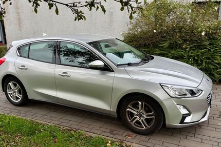 Ford Focus 124.000 km 14.200 € Otzberg 64853