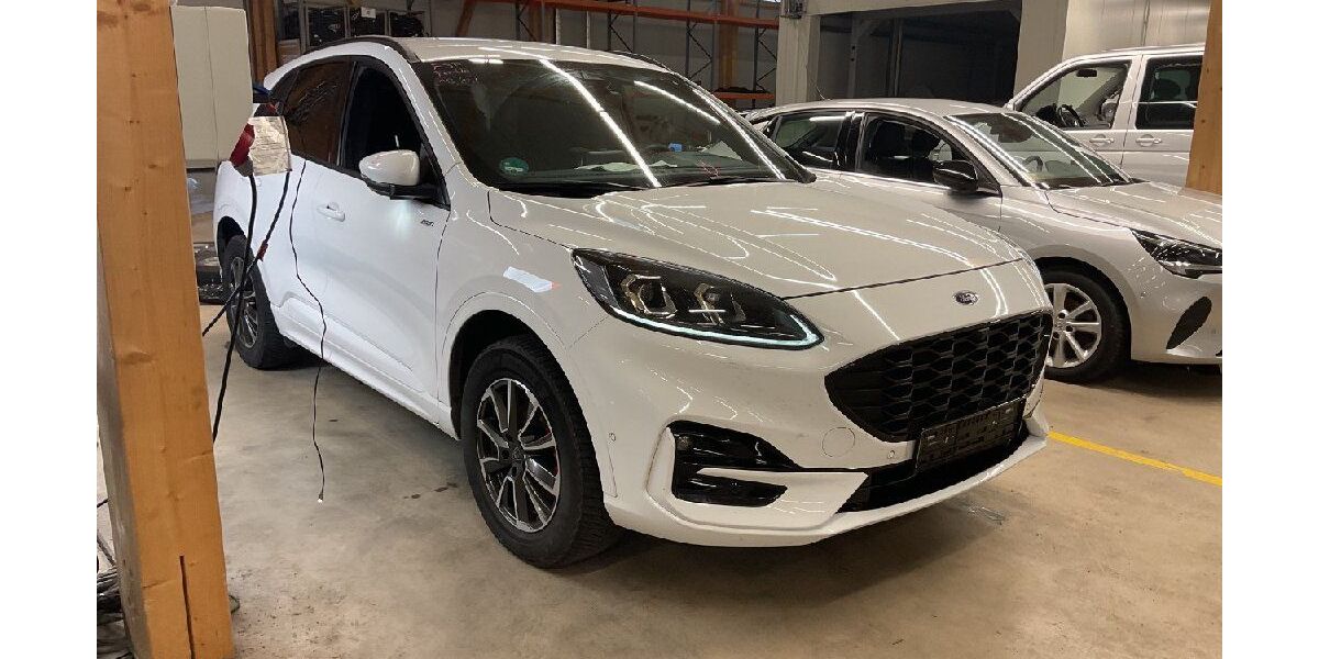 Ford Kuga 105.960 km 18.490 &euro; Weimar 99425