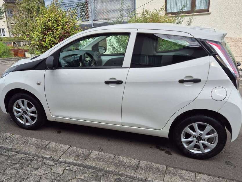 Toyota Aygo 40.500 km 6.850 € Dornburg 65599