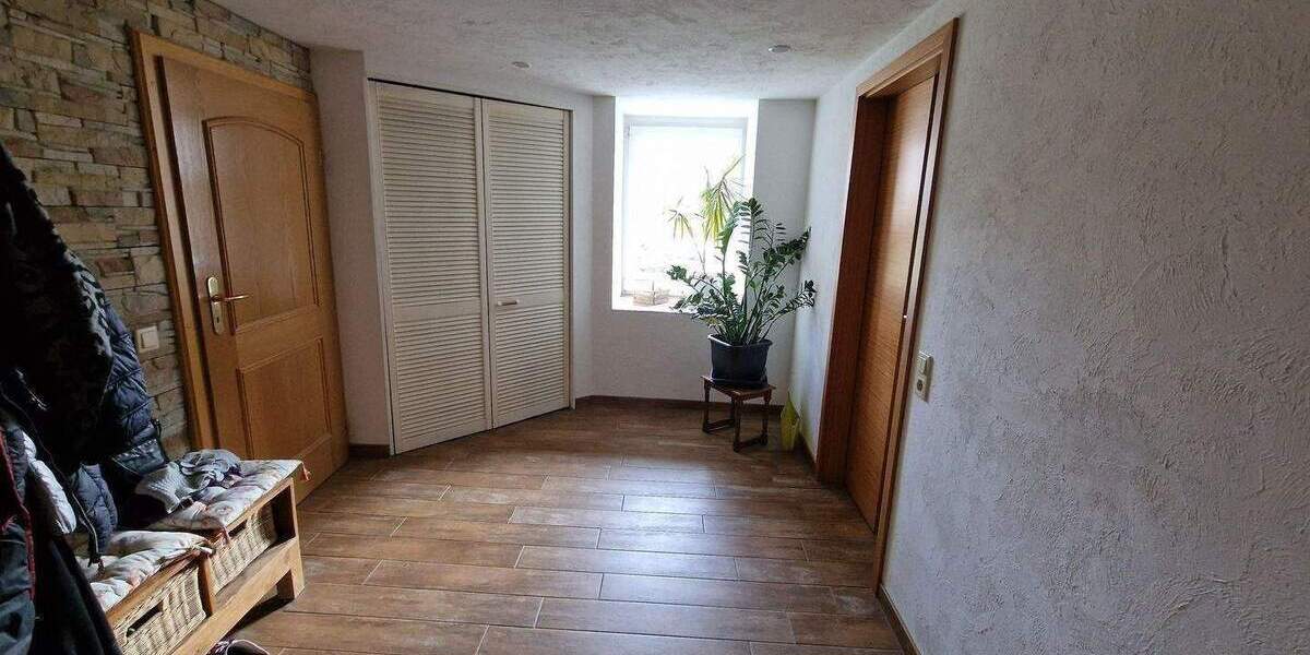 Einfamilienhaus Bad Sulza - 7 Zimmer, 200 m&sup2;, 279.000&euro; | Angebot:25772019