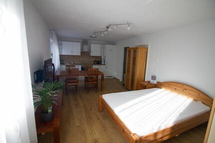 Neuwertige vollmöbliert 1-Zimmer Wohnung in Tettnang zimmer