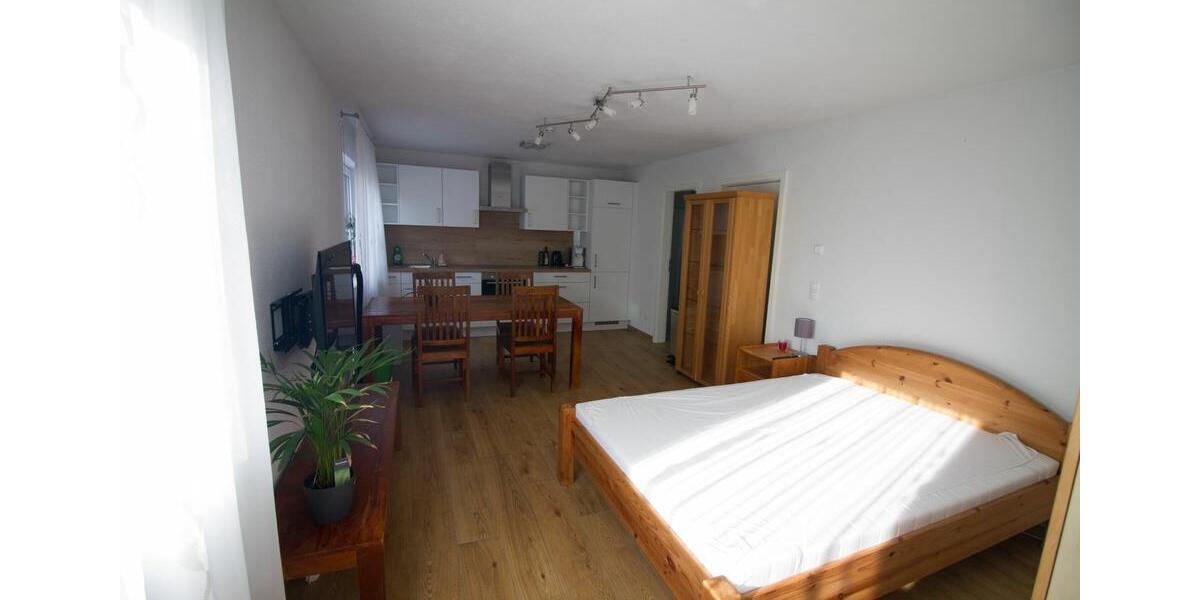 Neuwertige vollmöbliert 1-Zimmer Wohnung in Tettnang zimmer