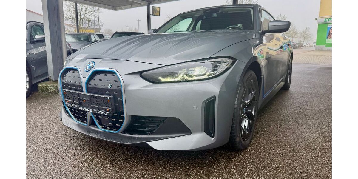 BMW i4 49.990 km 33.900 &euro; Willmering bei Cham 93497